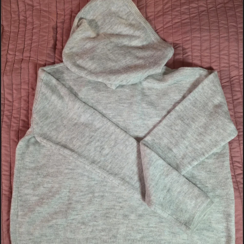 Gray Hooded Sweater - Picture 3 of 4
